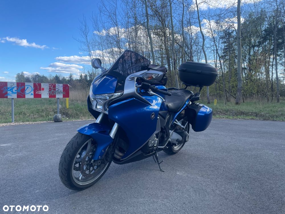 Honda VFR - 2