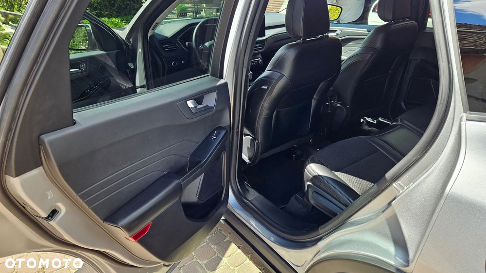 Ford Kuga - 28