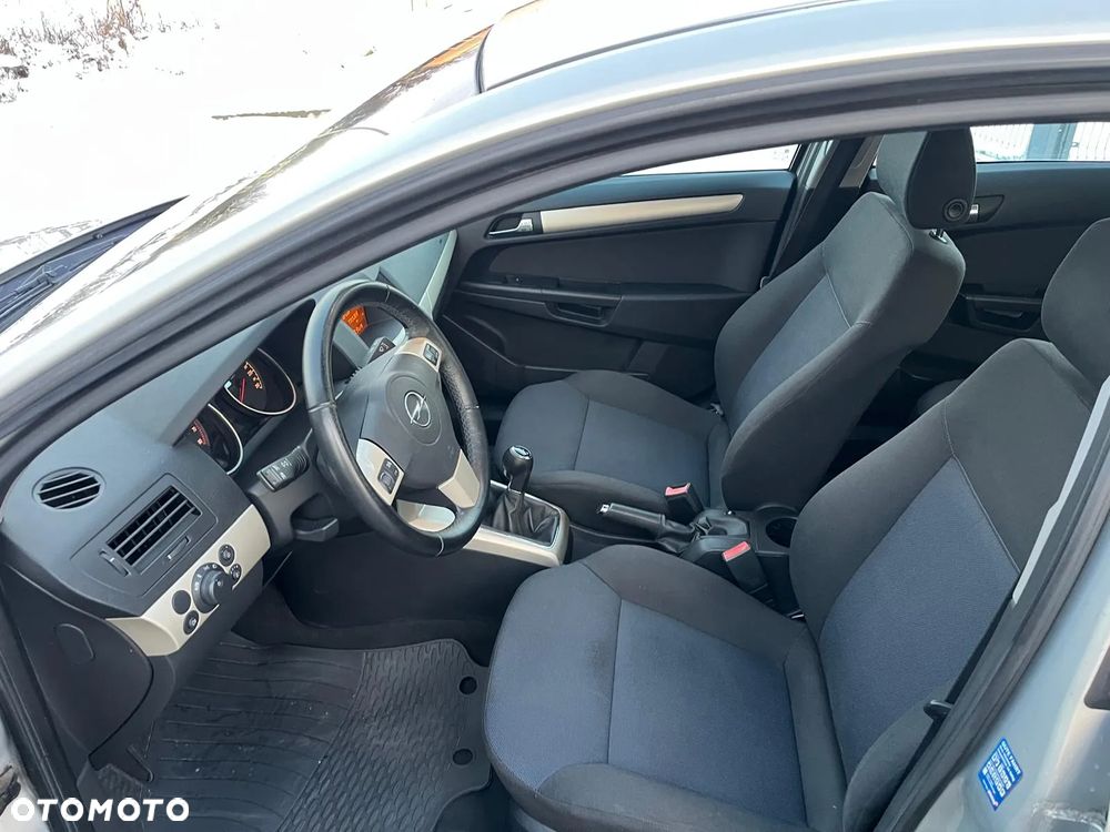 Opel Astra 1.6 Innovation - 12