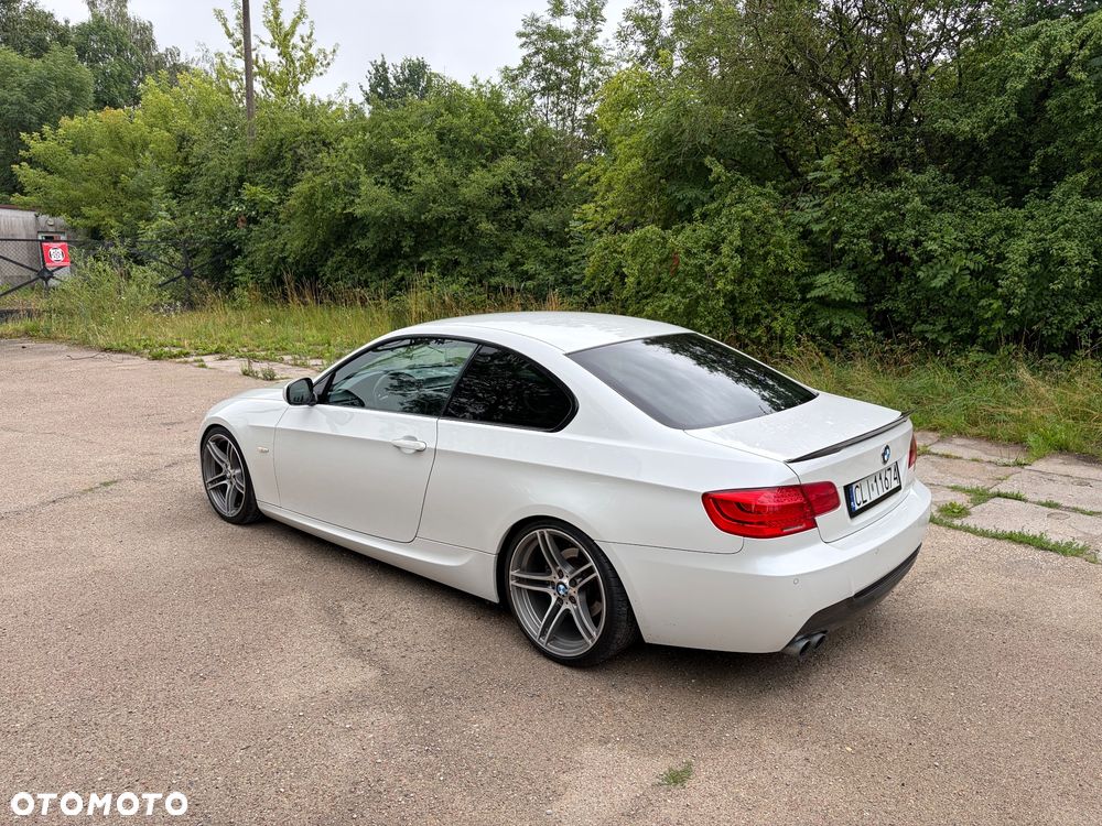 BMW Seria 3 325i - 4