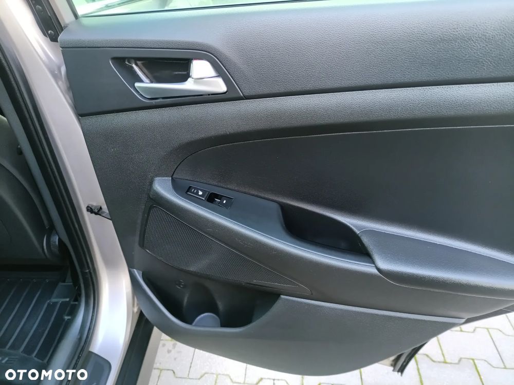 Hyundai Tucson blue 1.7 CRDi 2WD Style - 23