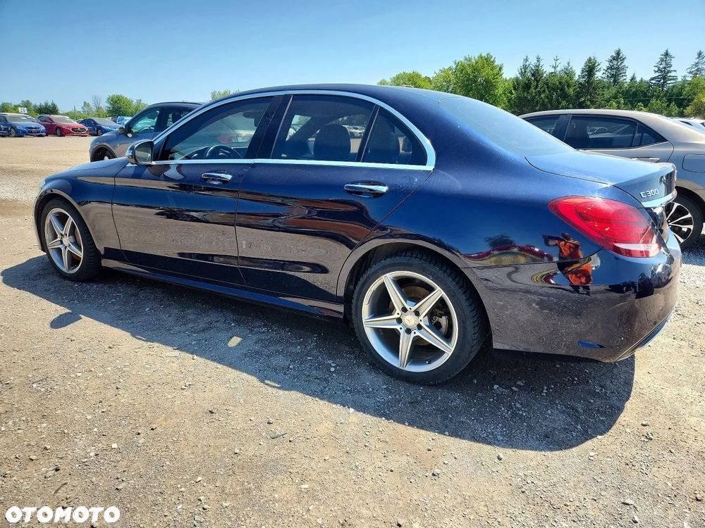 Mercedes-Benz Klasa C 300 9G-TRONIC - 4