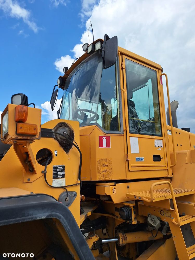 Volvo L180E - 11