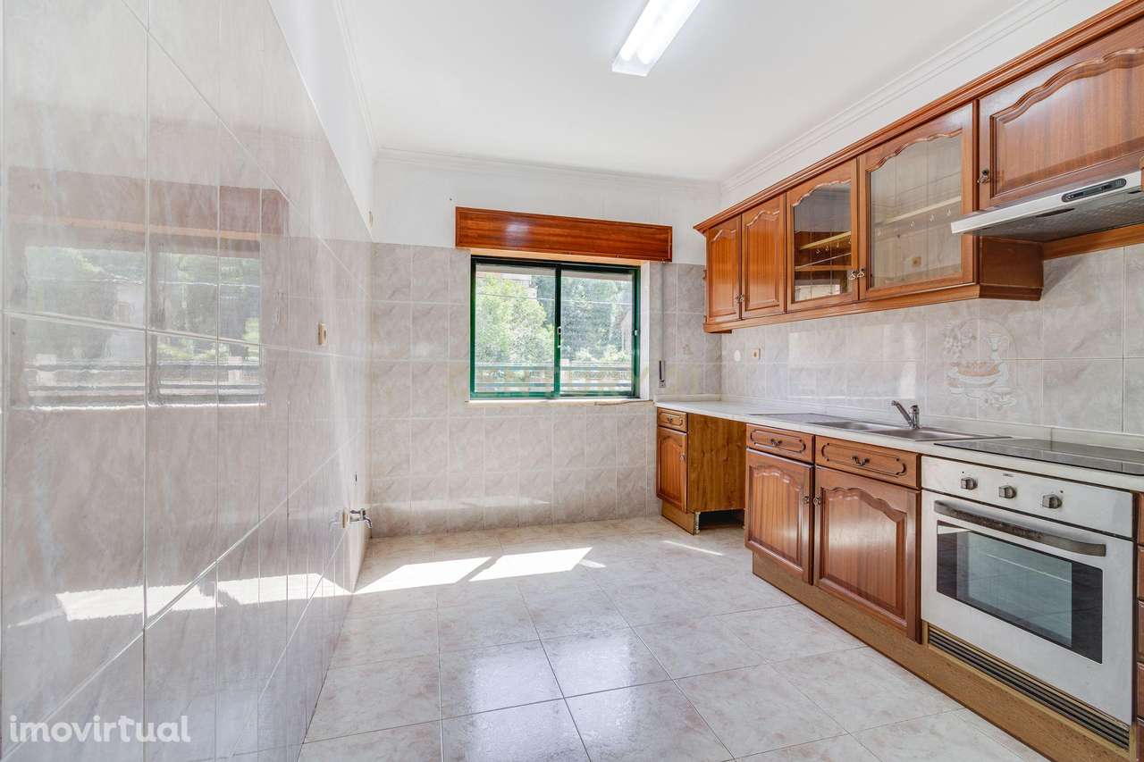 Apartamento T2+1 Junto à Estação da CP de Rio de Mouro - Grande imagem: 2/18