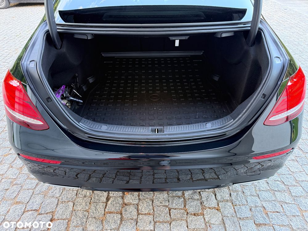 Mercedes-Benz Klasa E 300 d 9G-TRONIC - 9