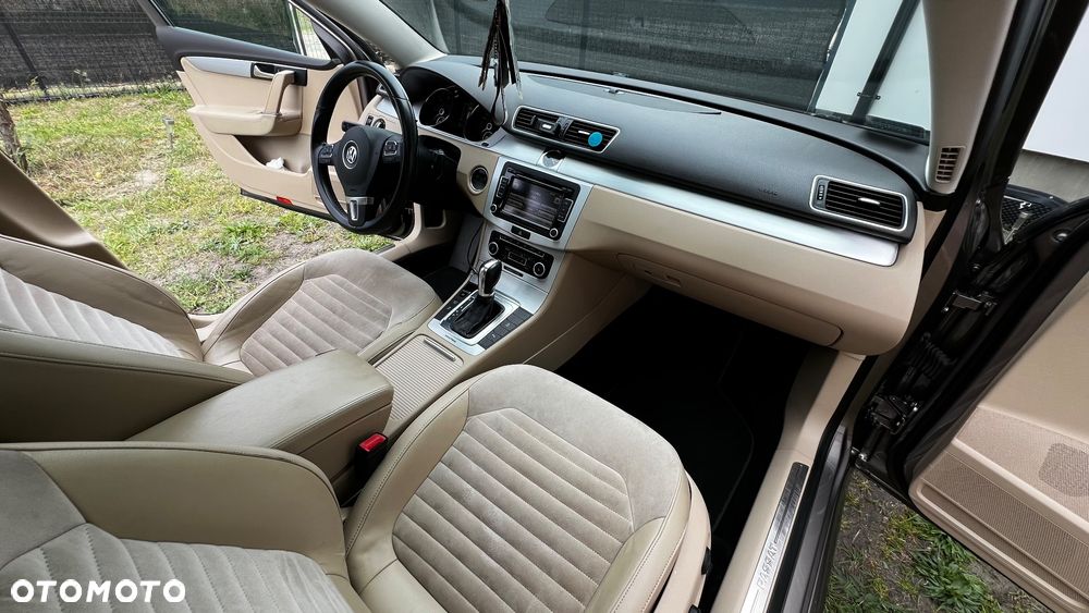 Volkswagen Passat - 24