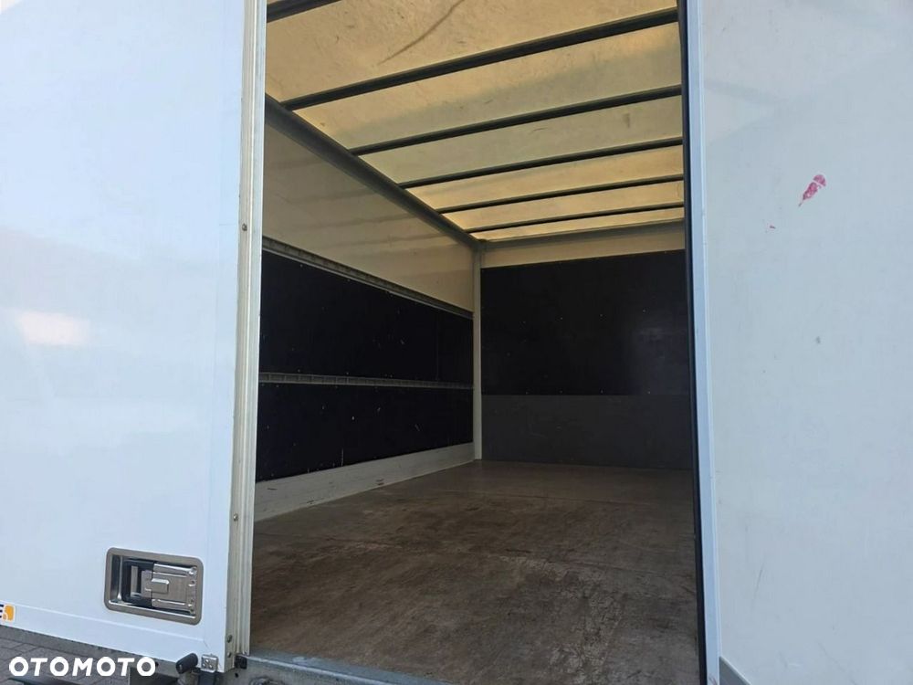 Ford Transit - 12