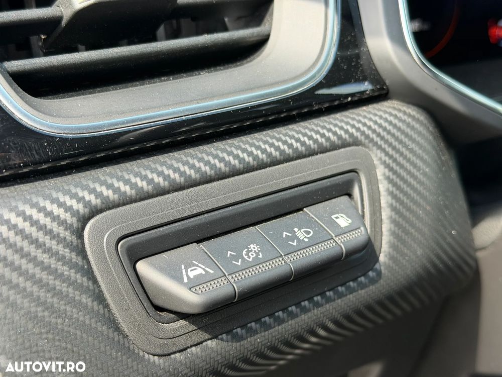 Renault Captur PHEV 160 Engineered - 14