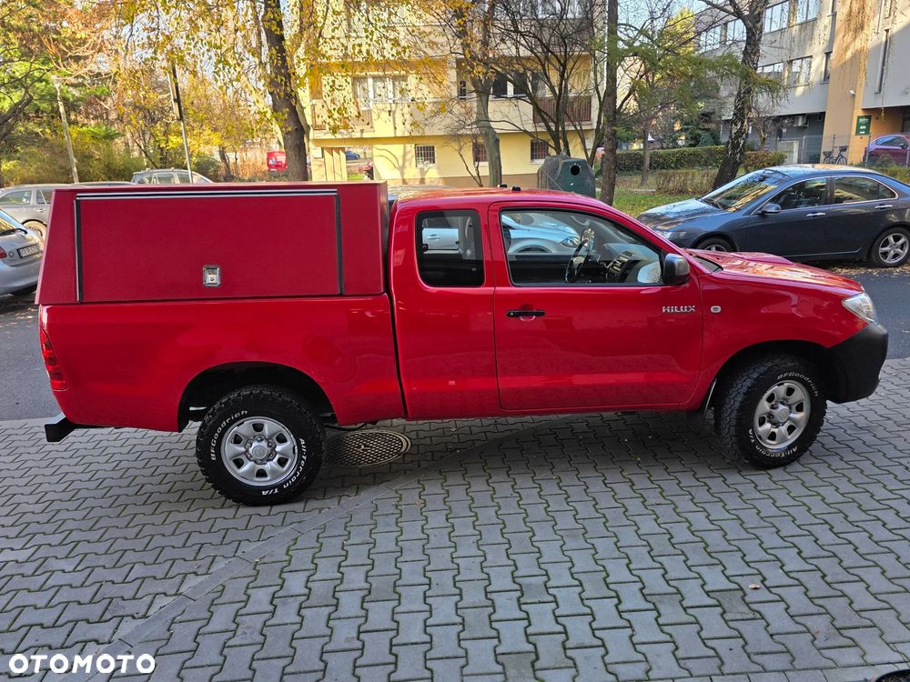 Toyota Hilux 2.5 D-4D DLX + 2os - 9