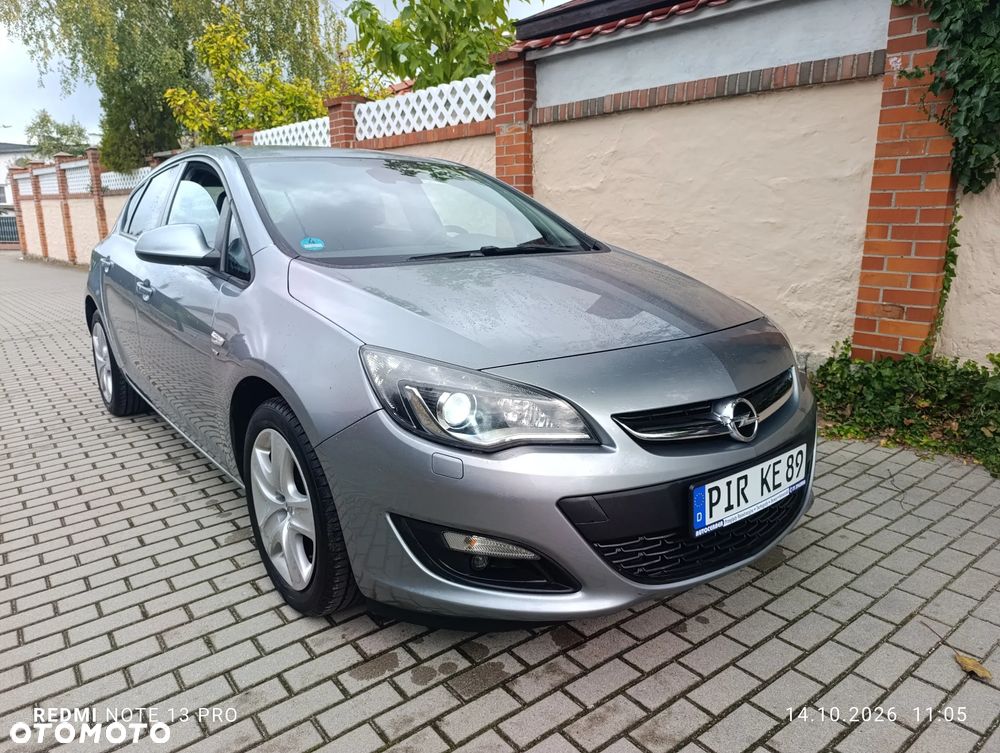 Opel Astra 2014 photo 2