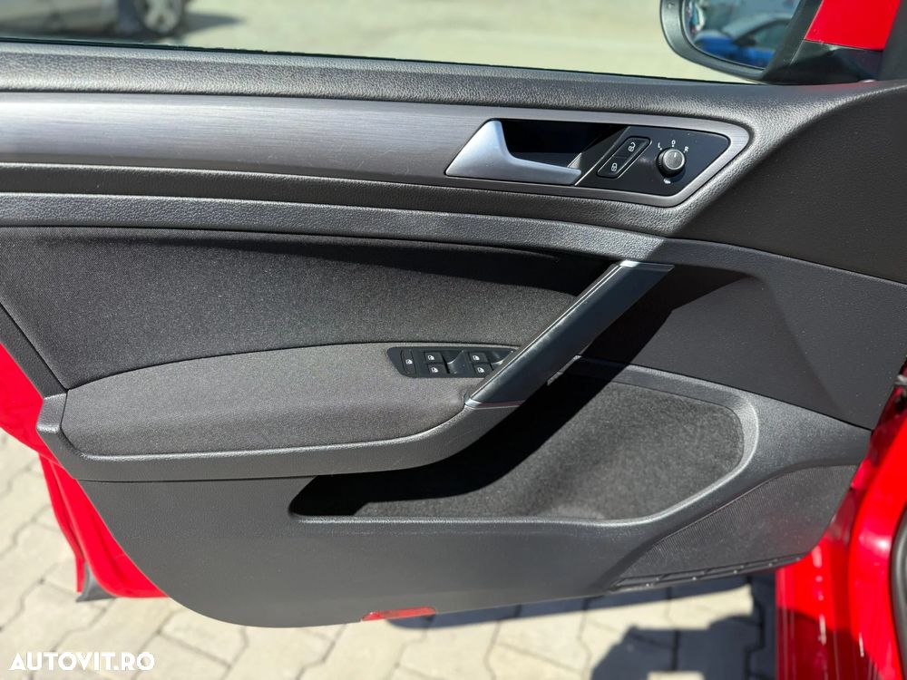 Volkswagen Golf 1.6 TDI DSG Comfortline - 25