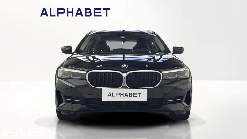 BMW Seria 5 530i xDrive mHEV - 5