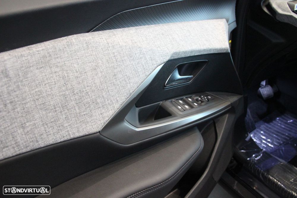 Peugeot 3008 1.2 Hybrid Allure e-DCS6 - 16