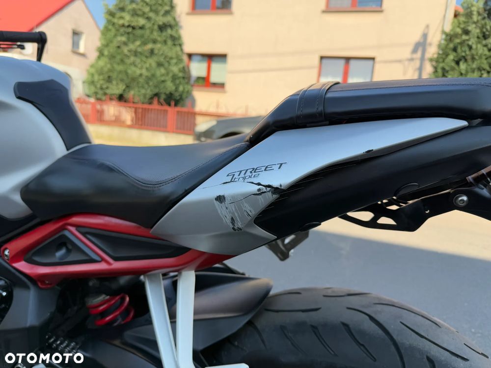 Triumph Street Triple - 21