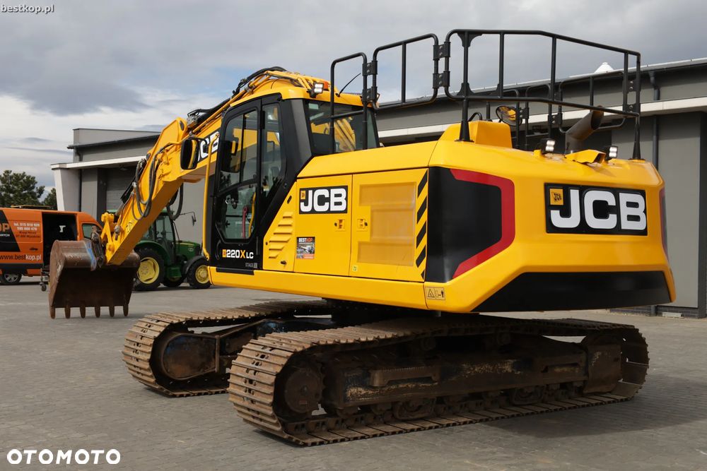 JCB 220X - 36
