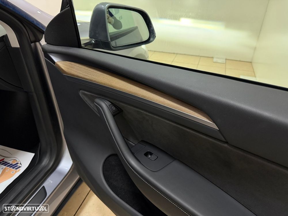 Tesla Model Y Long Range Tração Integral - 40