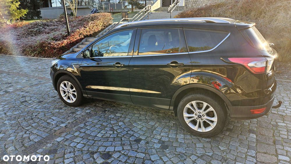 Ford Kuga 1.5 EcoBoost 2x4 Titanium - 3