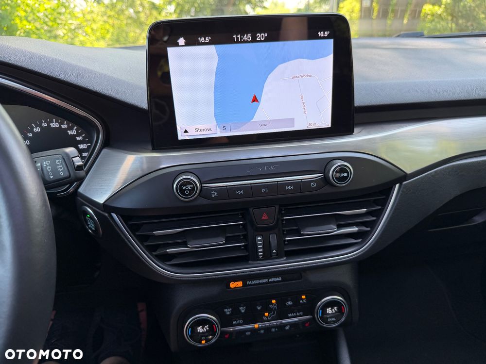 Ford Focus 1.0 EcoBoost STart-Stopp-System TITANIUM X - 17