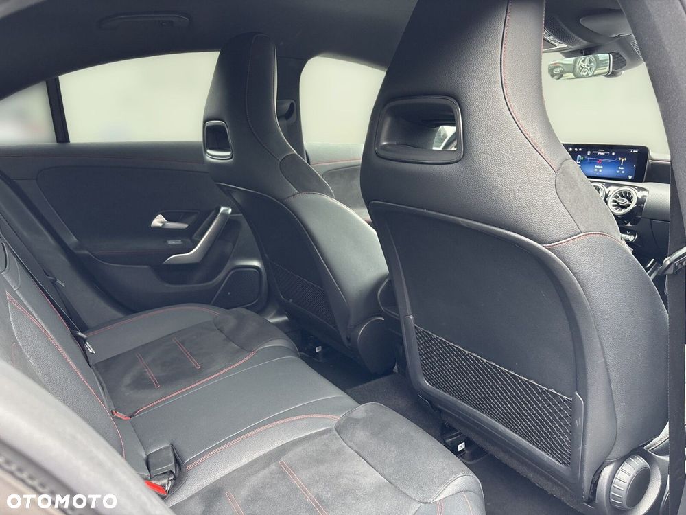 Mercedes-Benz CLA - 21