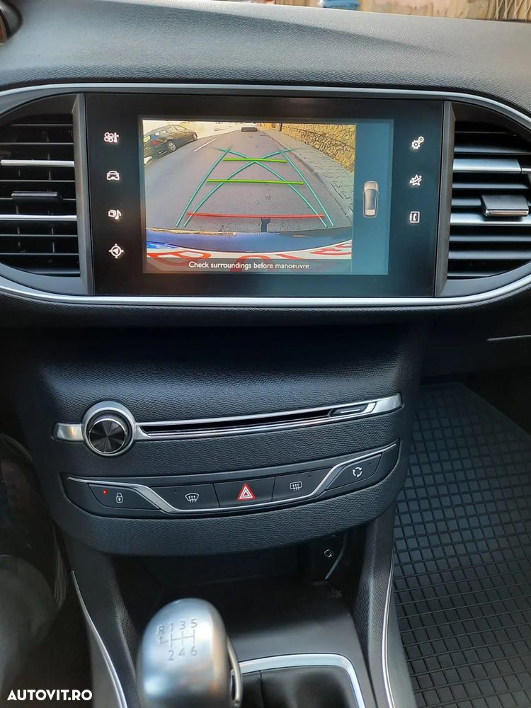 Peugeot 308 1.2 L PureTech Turbo Allure - 3