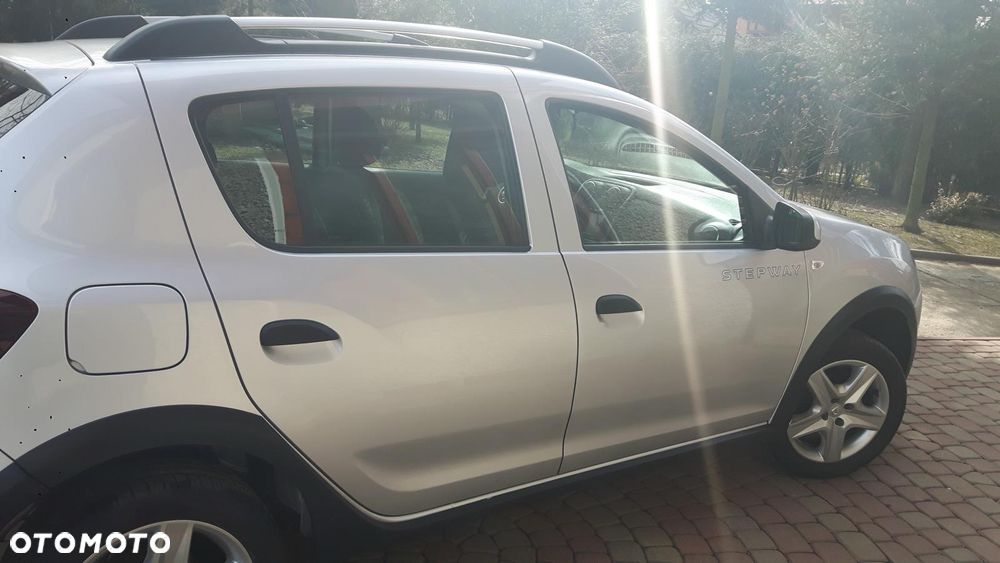 Dacia Sandero 0.9 TCe Laureate - 11