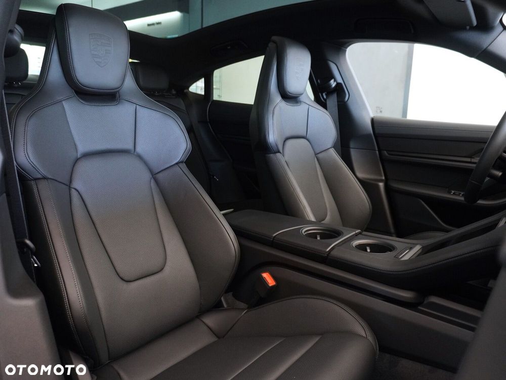 Porsche Taycan 105kWh 4 - 32