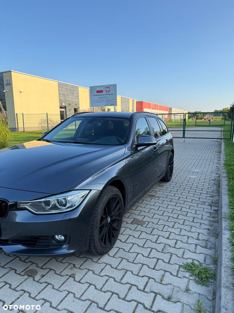 BMW Seria 3 320i xDrive - 2