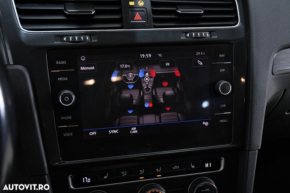 Volkswagen Golf - 8