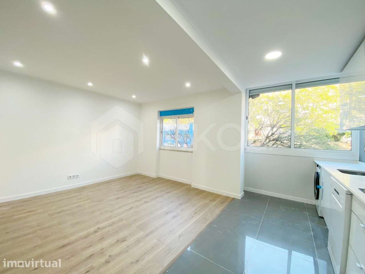 T2 Remodelado na Venteira, Amadora – Com Varanda e Excelente Exposição - Grande imagem: 3/18