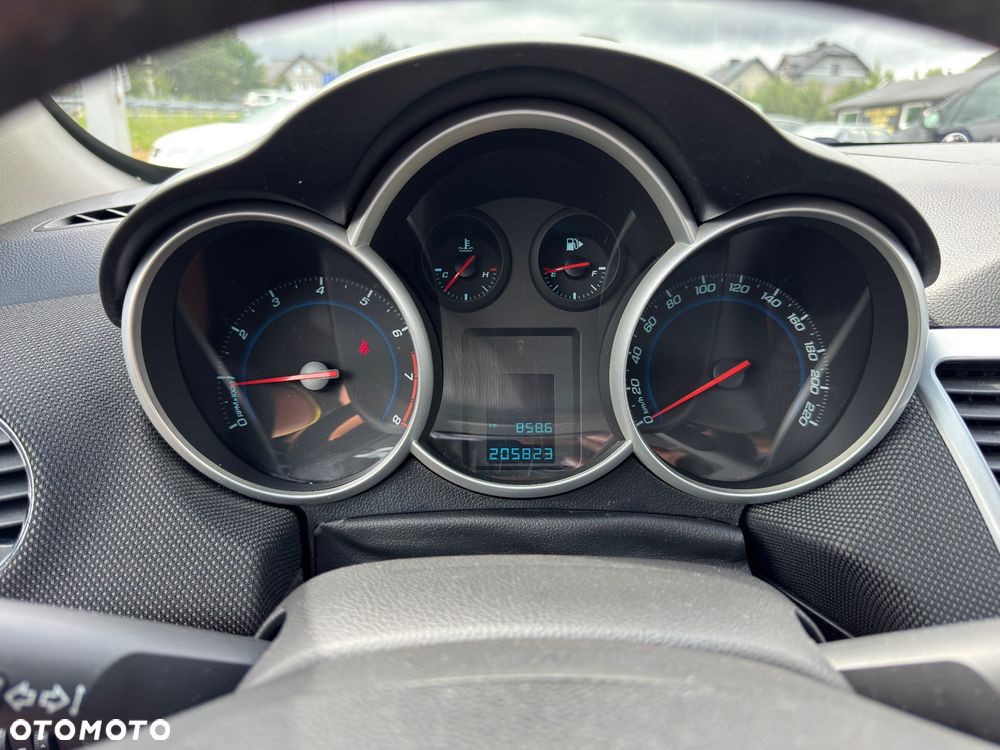 Chevrolet Cruze 1.6 LT+ - 18