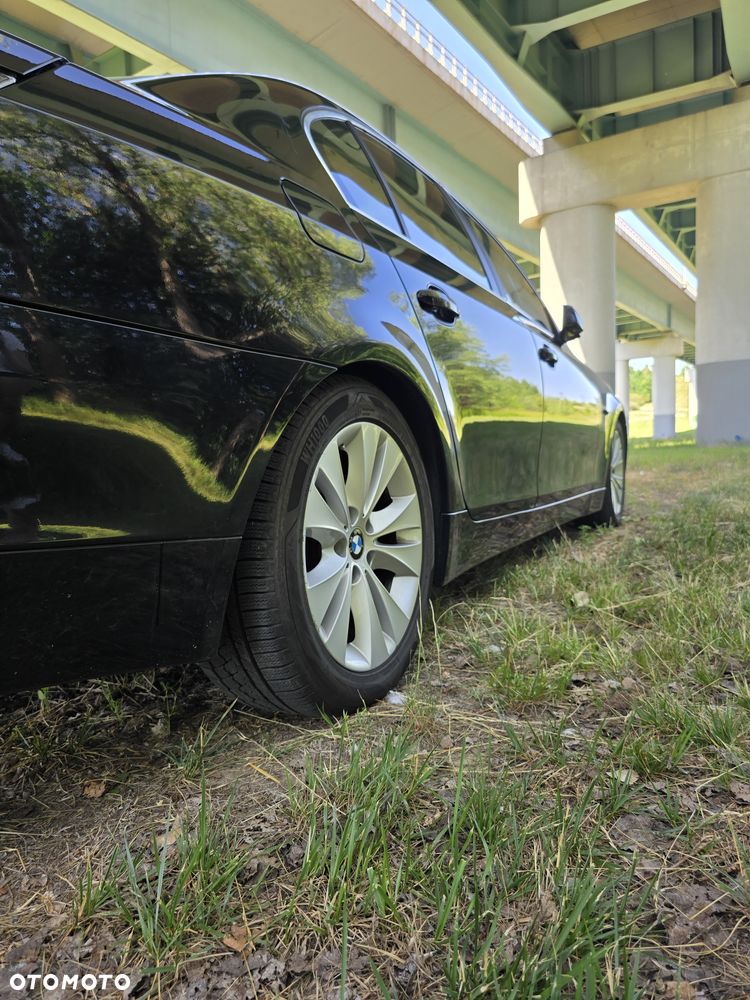 BMW Seria 5 525d - 8