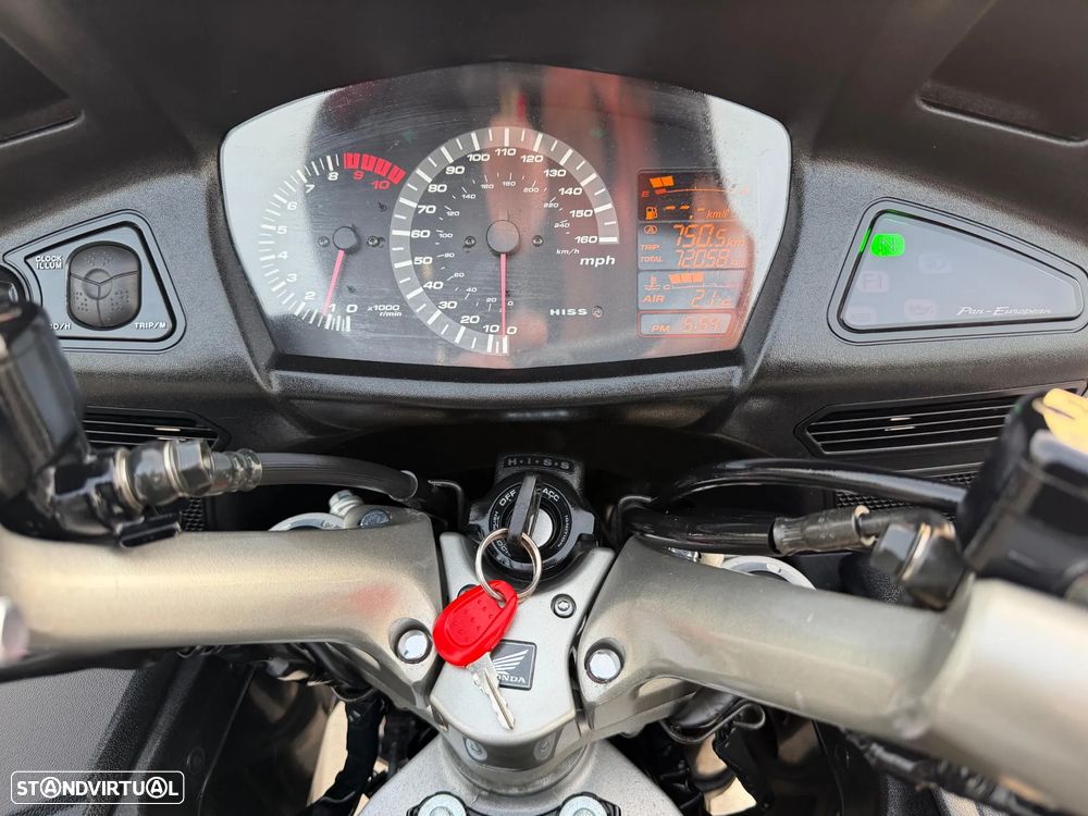 Honda Pan European ST1300 - 6