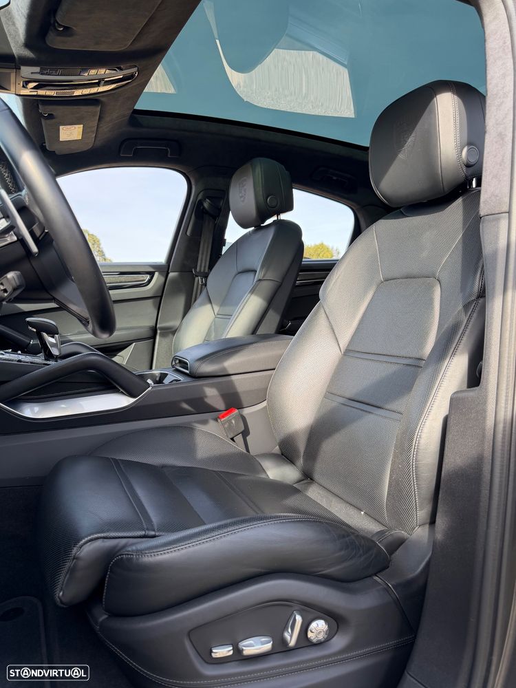 Porsche Cayenne Coupé Turbo S E-Hybrid Tiptronic S - 33