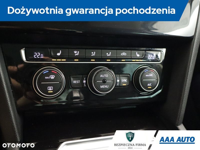 Volkswagen Passat - 21