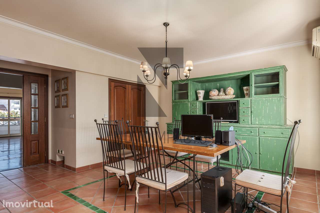 T4 Espaçoso no Centro do Montijo – Excelente Oportunidade - Grande imagem: 5/37