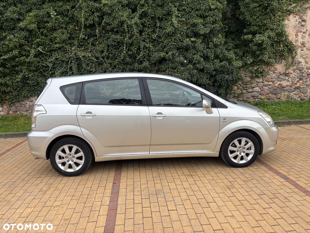 Toyota Corolla Verso - 8