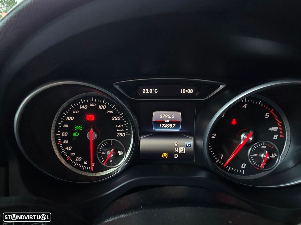 Mercedes-Benz CLA 220 - 21