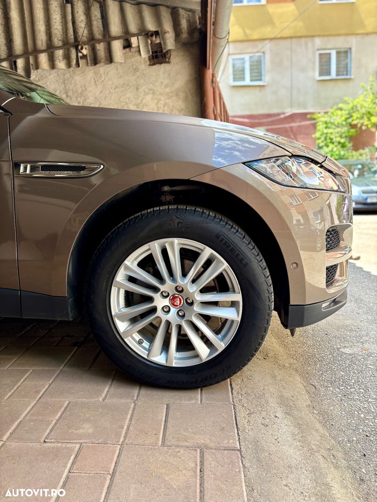 Jaguar F-Pace 20d AWD Portfolio - 12