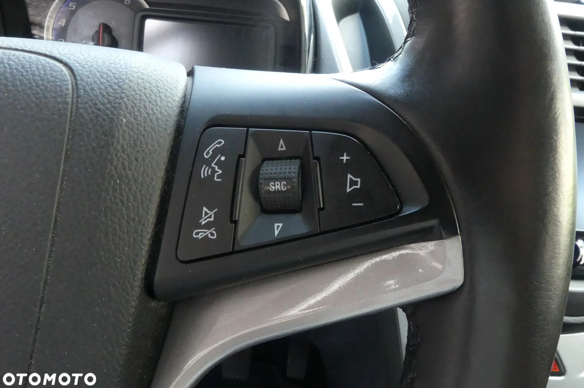 Chevrolet Trax 1.4 T LS - 19