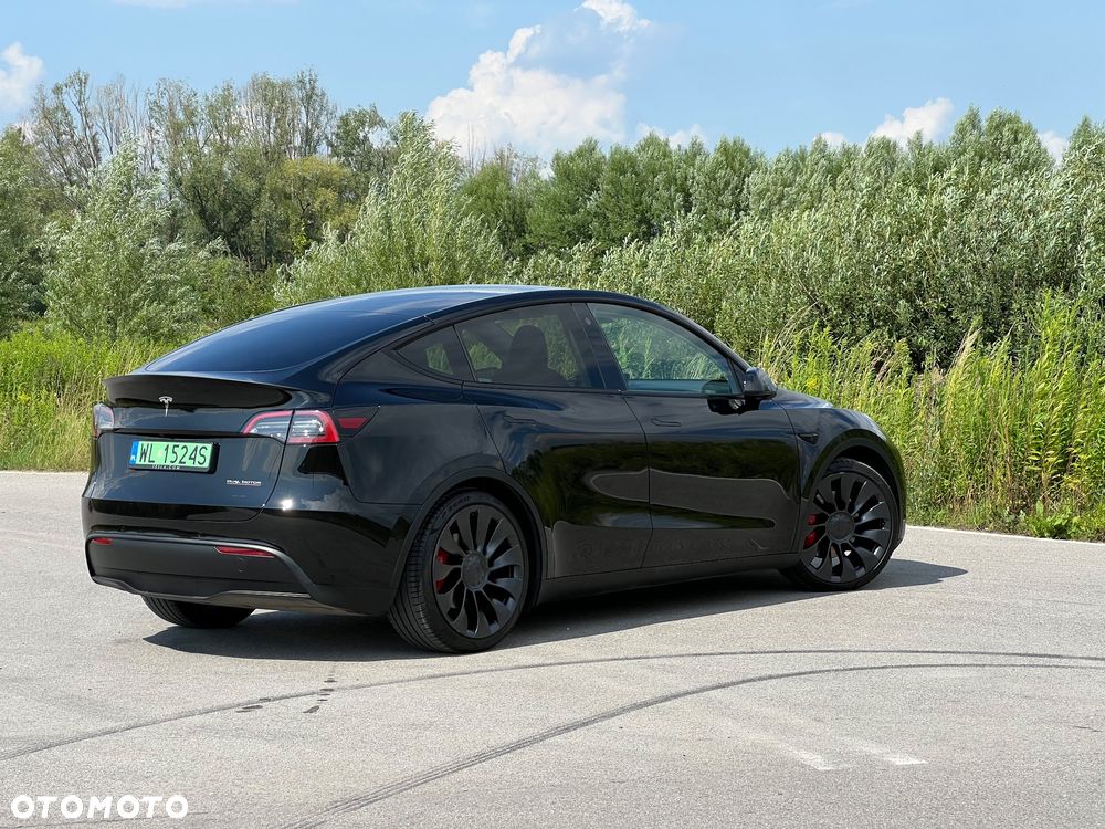 Tesla Model Y - 5