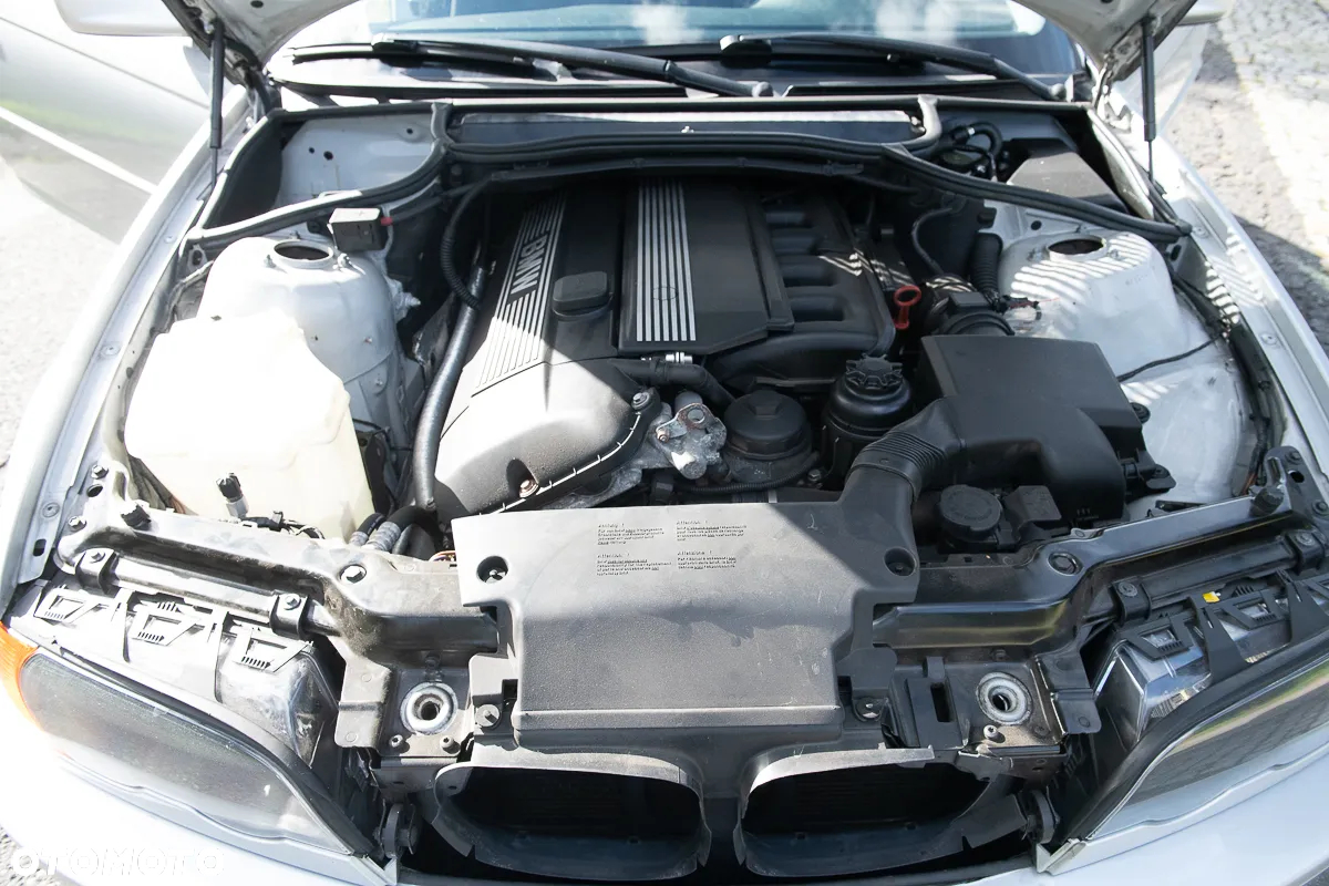 BMW Seria 3 323Ci - 25