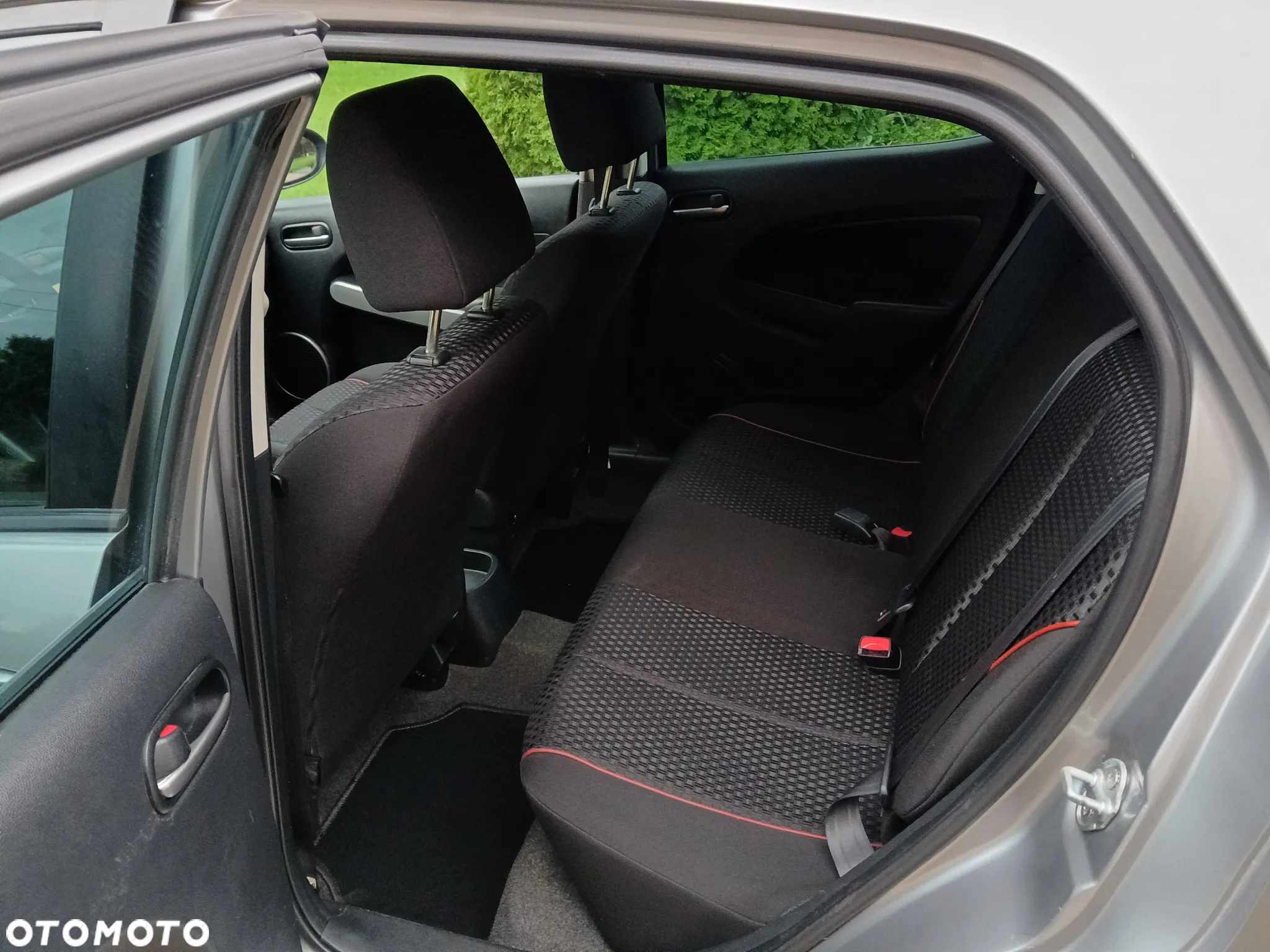 Mazda 2 1.3 Navi + - 8
