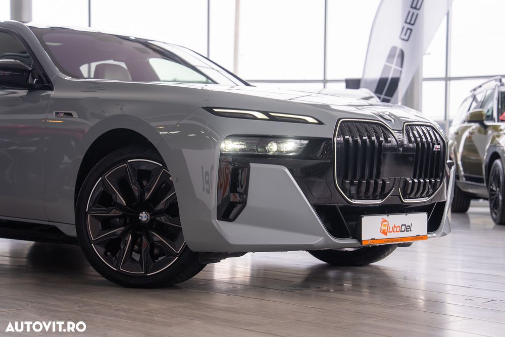 BMW M7 M760e xDrive - 12