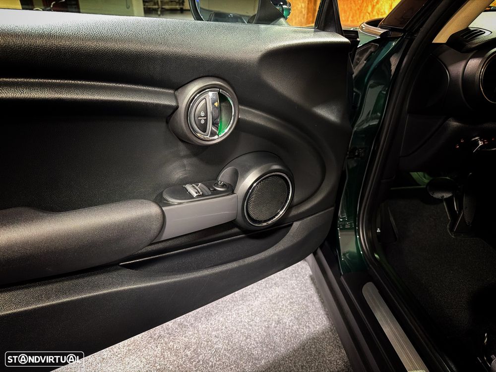 MINI 3 Portas Cooper D Aut. - 17