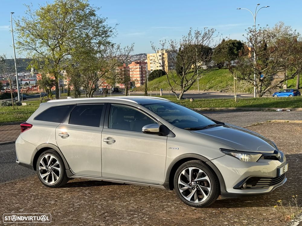 Toyota Auris Touring Sports 1.8 HSD Freestyle - 3