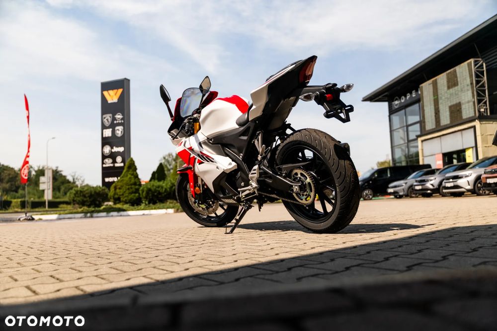 Yamaha R125 - 4