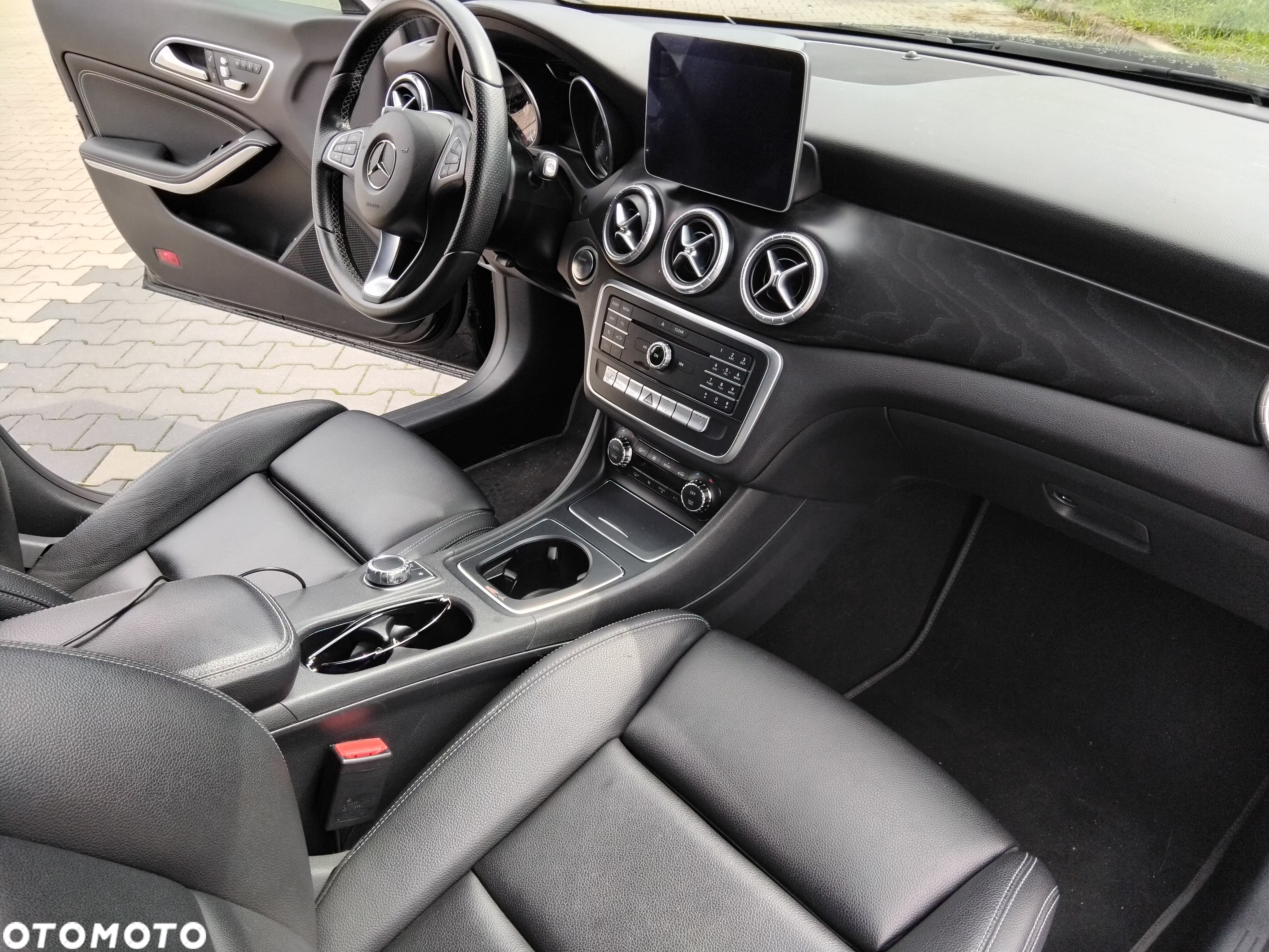 Mercedes-Benz CLA 250 7G-DCT Urban - 10