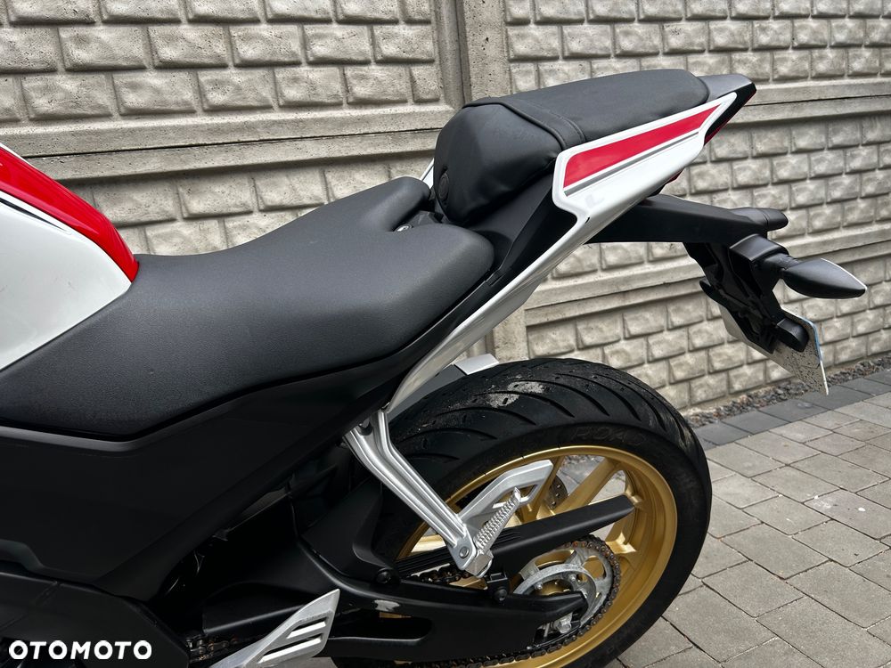 Yamaha YZF - 19