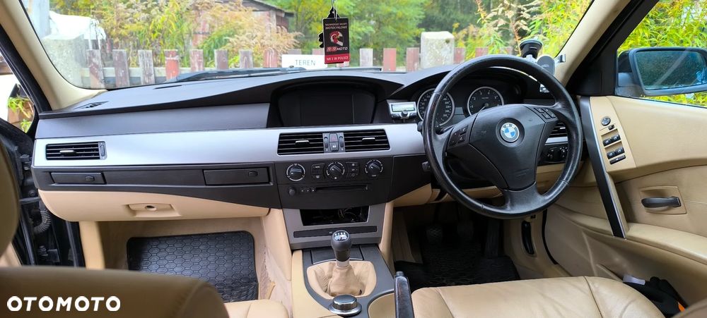 BMW Seria 5 523i - 4