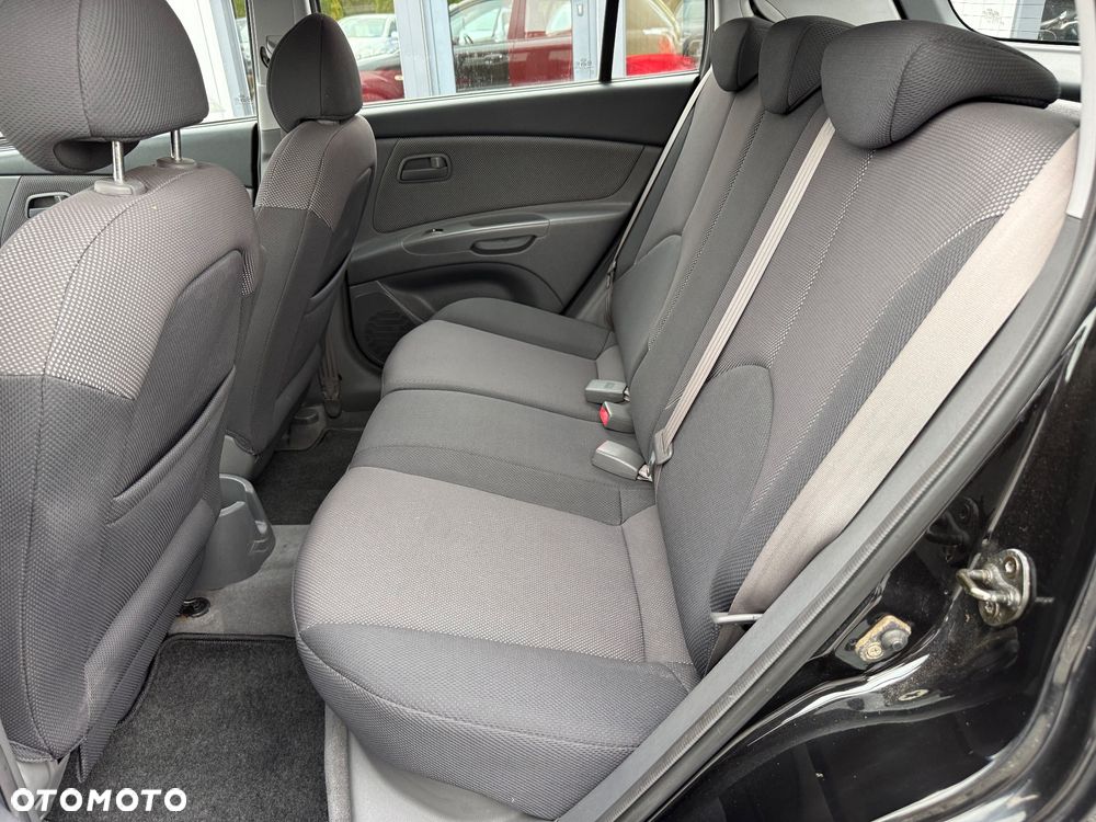 Kia Rio - 5